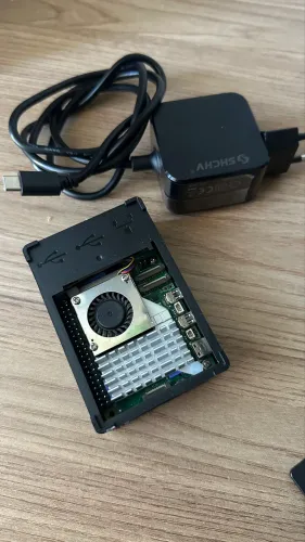 Raspberry Pi 5 - kit 8GB com Case e Font