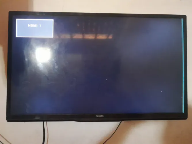 TV PHILIPS 42 POLEGADAS COM RISCO NA LATERAL 