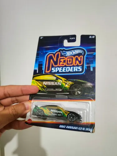 Hot Wheels Silver Séries 2017 Nissan GTR R35 Neon Speeders (No blister)