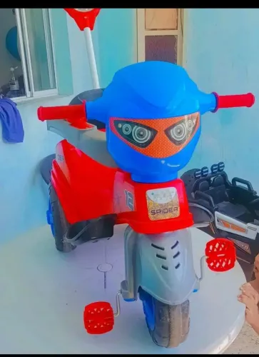 Motinha do homem aranha