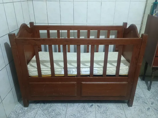 Berço de madeira