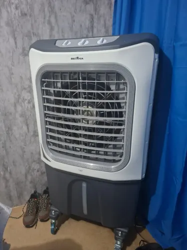 Climatizador De Ar Britânia Bcl70 70 Litros 4 Em 1 Cinza 127v