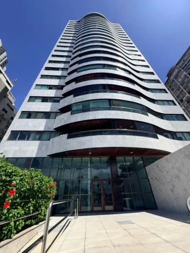 OPORTUNIDADE RARA! BELO APARTAMENTO FRENTE AO MAR ANDAR ALTO 178M² 4 QUARTOS 3 SUÍTES EM B