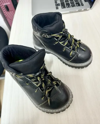Bota de couro Tiggor TAM. 25