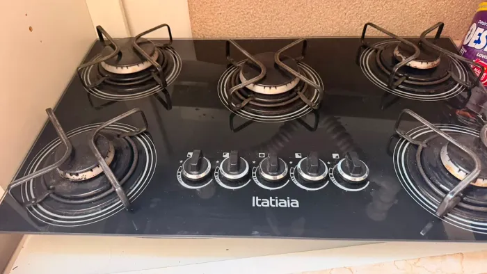 Vendo fogão Cooktop Itatiaia a gás 5 bocas. Mesa de vidro preto Bivolt.