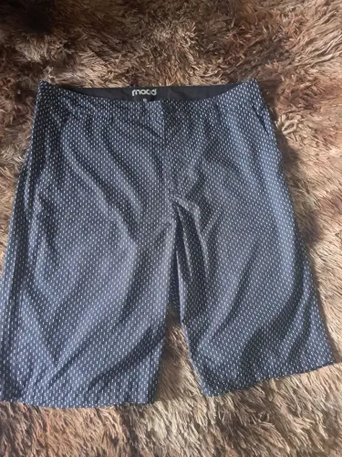Bermuda de marca novas lindas 