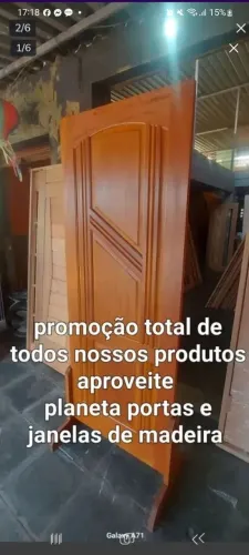 Porta de madeira - planeta 