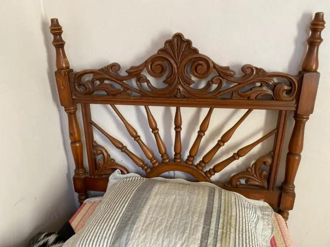 Cama solteiro madeira maciça 
