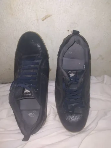 Vendo um sapatenis da cavaleira número 42 (20 reais)