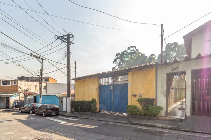 Casa comercial na Rua Valdo Paoliello Júnior, 212 600 m²