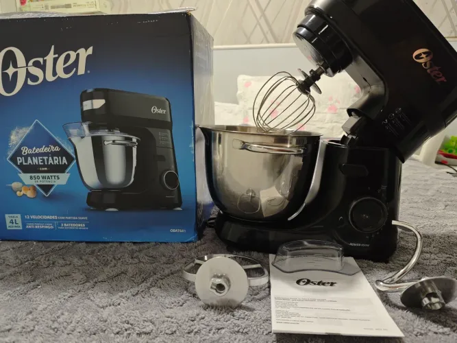 Batedeira Planetária Oster Bowl em inox 110v