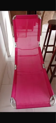 Cadeira de Praia Reclinável Rosa - Conservada