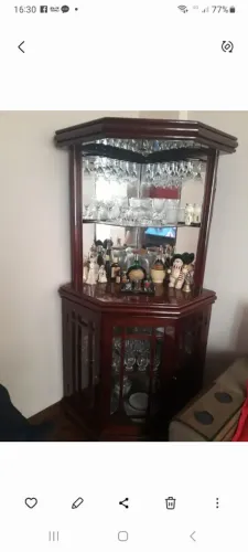 Barzinho em Mogno Raridade