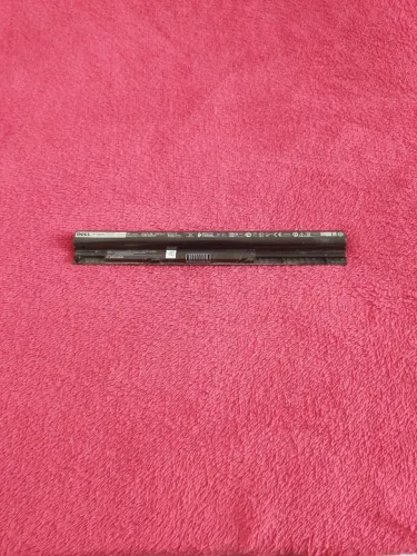 Bateria de notebook Dell (PARA TÉCNICOS, TÁ SEM SEGURAR CARGA)