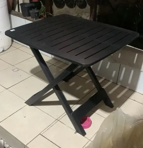 MESA QUADRADA DOBRÁVEL - COR PRETA 