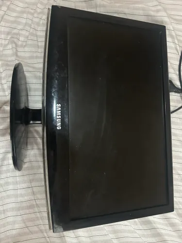 Monitor samsung 1360x768