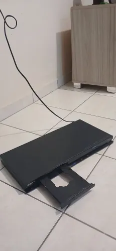 Aparelho BLU-RAY DISC DVD PLAYER  BDP 360 em ótimo estado de conservação 