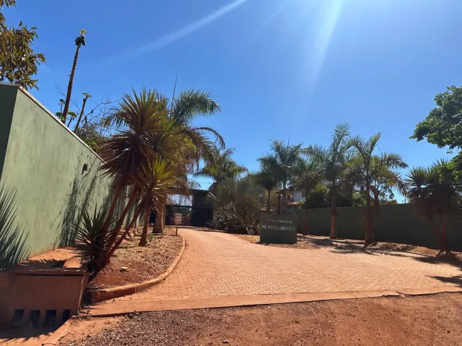 Lote (1.000 m2) no condomínio Palmeira Imperial