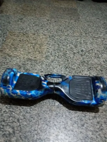 Howerbord usado por 330.00, com bateria e carregador novos