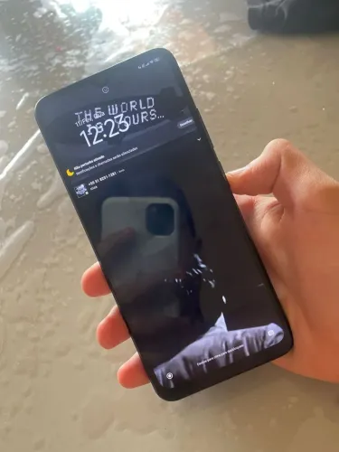 Vendo esse celular novo
