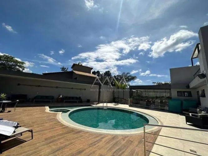 Casa à Venda no Condomínio Vila Del Rey | 1.200 m² - 7 quartos.
