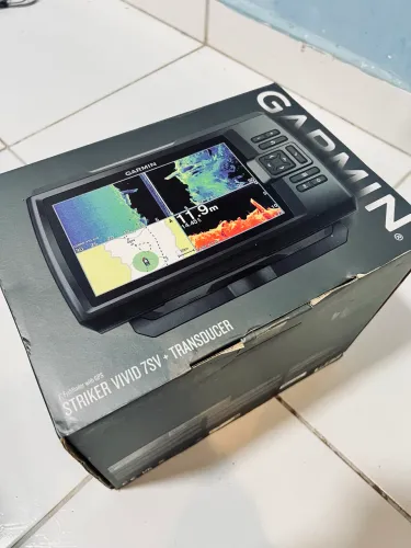 Sonar Garmin Striker Vivid 7SV + Transducer