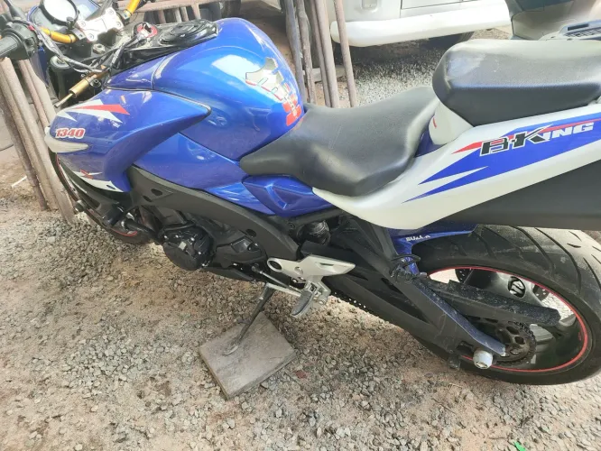 Bi-king 1340 cc, pneus top, bateria nova, sem detalhes, moto linda, vendo e estudo trocas!