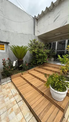 Casa no centro de Mesquita, excelente padrão.