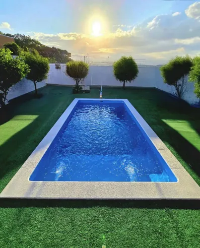 PISCINA COM PRAINHA DIVERSÃO GARANTIDA PARA TODA FAMÍLIA
