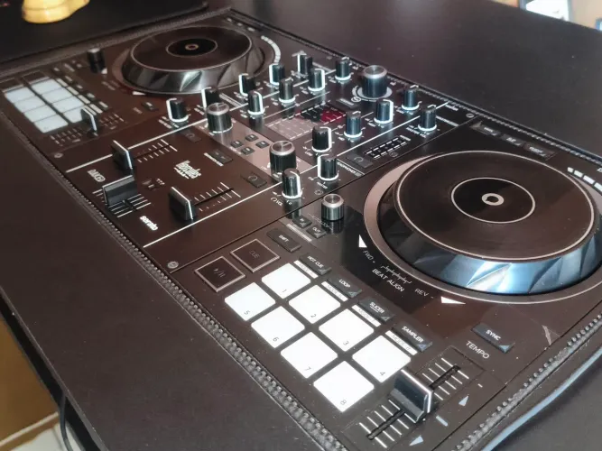 Vendo equipamento de som para DJ iniciante com Excelente qualidade de som