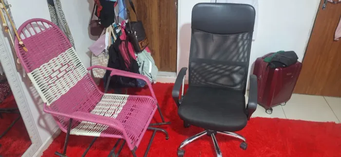 Cadeira de escritório 400 reais as 2