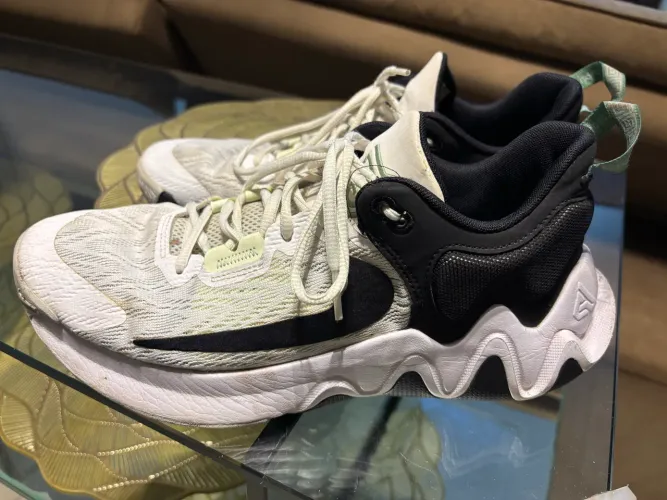 Tênis Nike Giannis Immortality 2