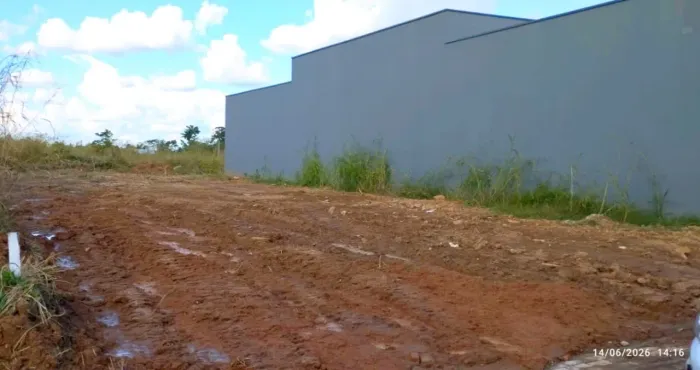 Terreno 10x25 próximo ao condomínio Sports Gardens da Amazônia