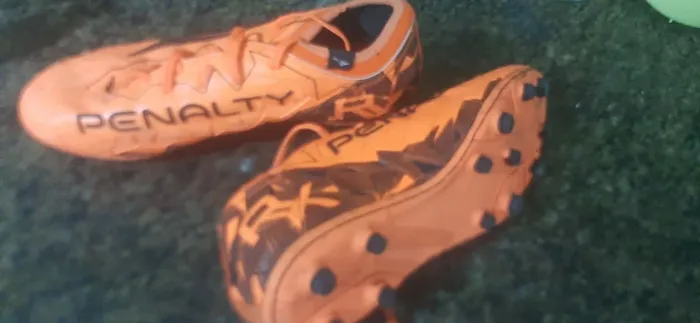 Chuteira no preço,pra levar logo 