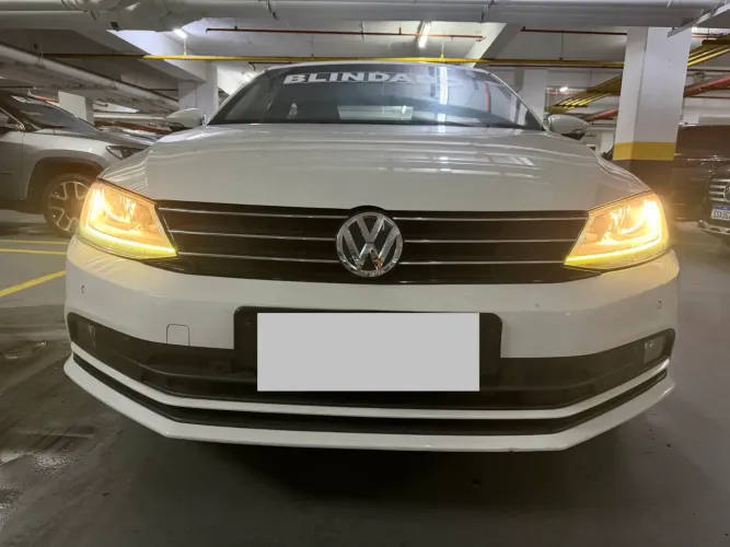 Volkswagen Jetta Comfortline 1.4 TSI 16V 4P Aut. 2017