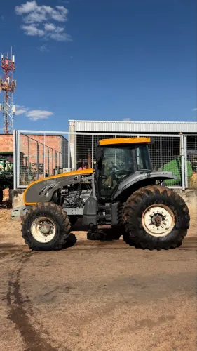 Trator BT 210 2012