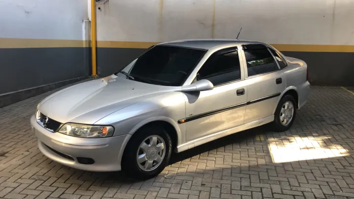 Chevrolet Vectra GL 2.2 / 2.0 MPFI 2001