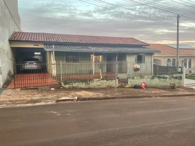 Vendo casa no centro de São João do Ivaí, casa mista 90 m