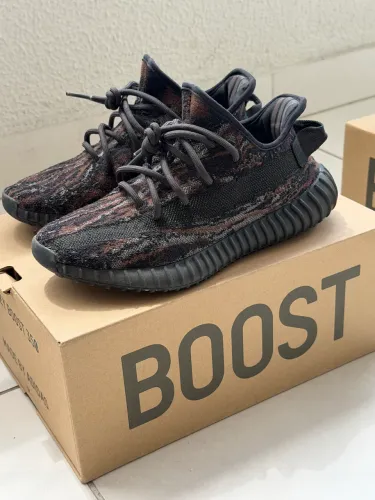 Yeezy Boost 350 V2 Tam. 37