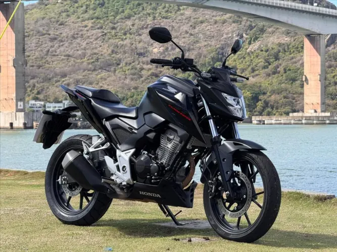 HONDA CB 300F TWISTER CBS