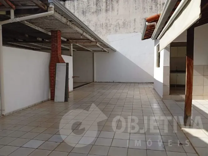 Casa à venda, 3 quartos, 1 suíte, 5 vagas, OSVALDO REZENDE - UBERLANDIA/MG