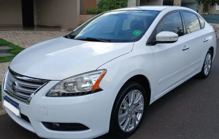 Nissan Sentra SL 2.0/ 2.0 Flex Fuel 16V Aut. 2015