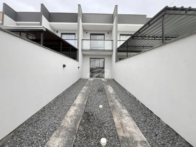 Casa 2 dormitórios disponível para locação no Bairro Fortaleza Alta, Blumenau.