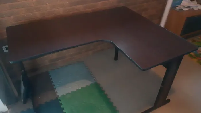 Mesa escritorio em L