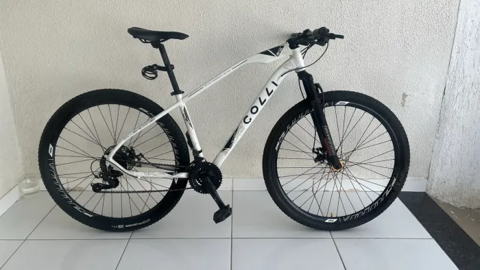 Vende-se Bicicleta para pedal Colli Duster aro 29