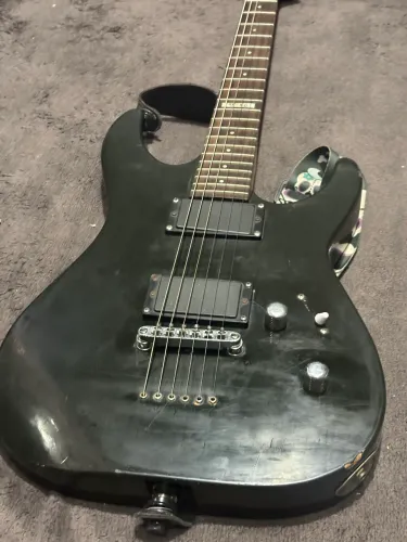 Guitarra ESP - LTD M10