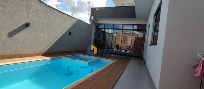 Casa com 4 quartos à venda, 255 m² por R$ 1.270.000 - Parque das Grevíleas - Maringá/PR