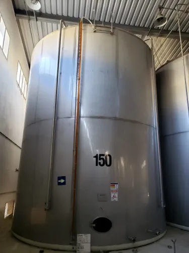 Tanque em aço  inox , cap 100.000 lts 