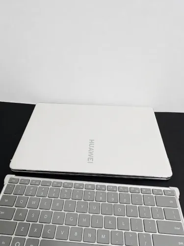 Huawei Matebook Ultimate Design