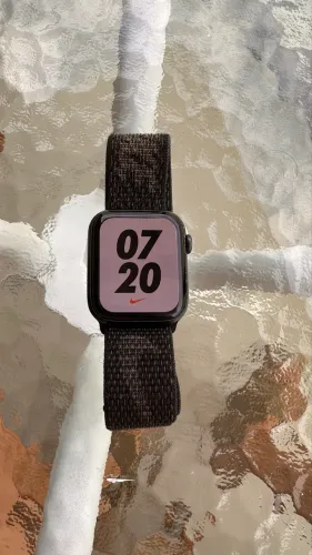 Apple Watch NIKE SE CELULAR 44mm